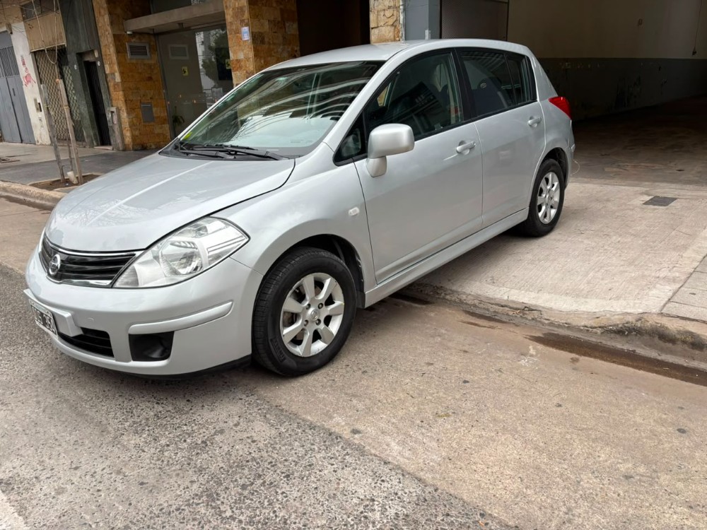 Nissan Tiida — foto 2
